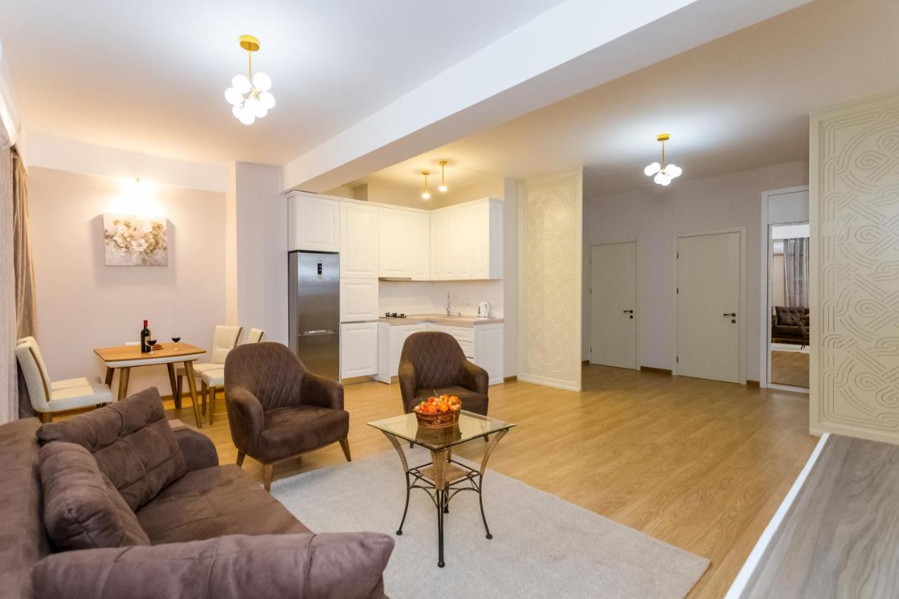 Central Comfort Place L Tbilisi Eksteriør bilde